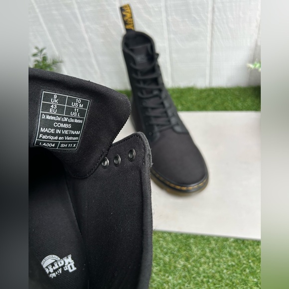 DR.MARTENS COMBS POLY
CASUAL BOOTS Black Extra Tough Poly+Rubbery men 10 unisex - Picture 16 of 17